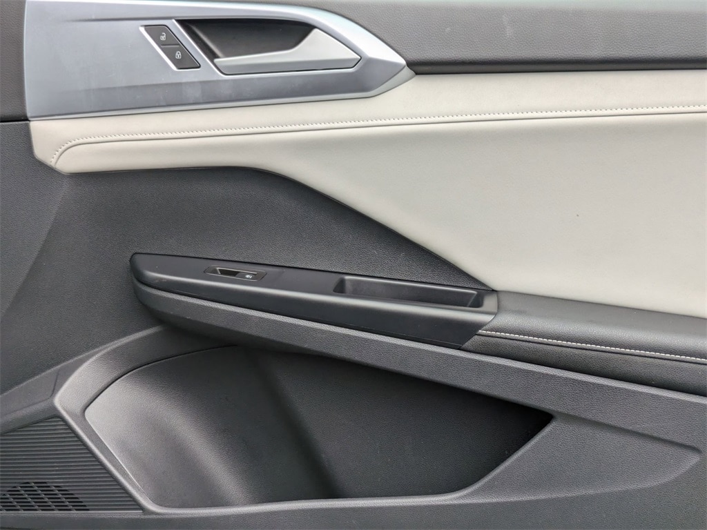 Thumbnail: 2025 Volkswagen Taos - 32