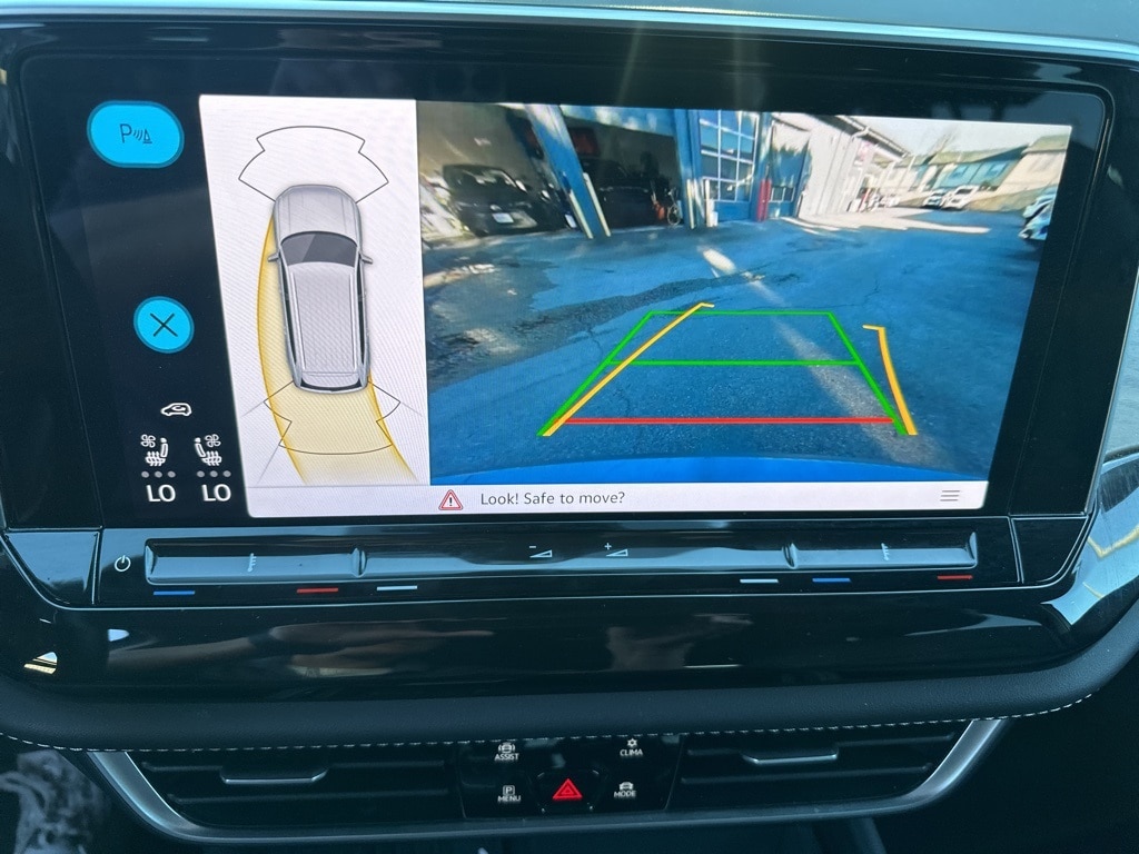 Thumbnail: 2025 Volkswagen Atlas - 21