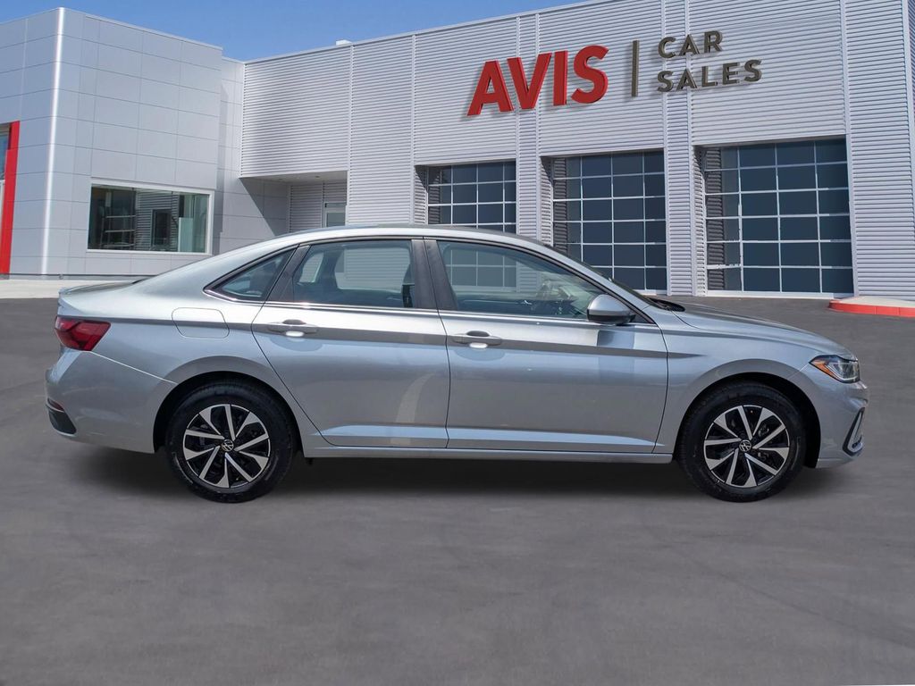 Thumbnail: 2025 Volkswagen Jetta - 5