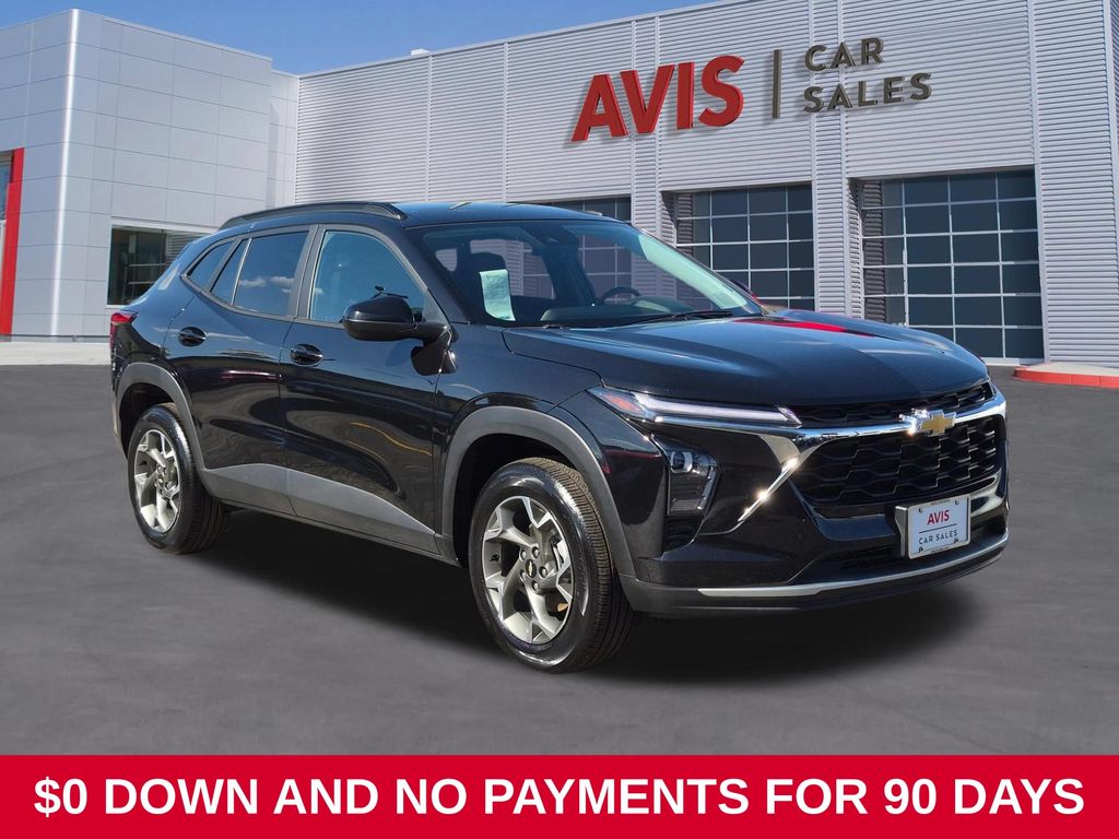 Thumbnail: 2025 Chevrolet Trax - 3