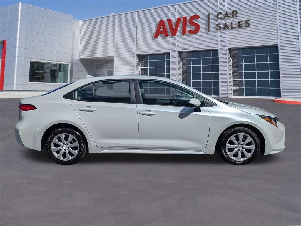 2024 Toyota Corolla LE photo 4