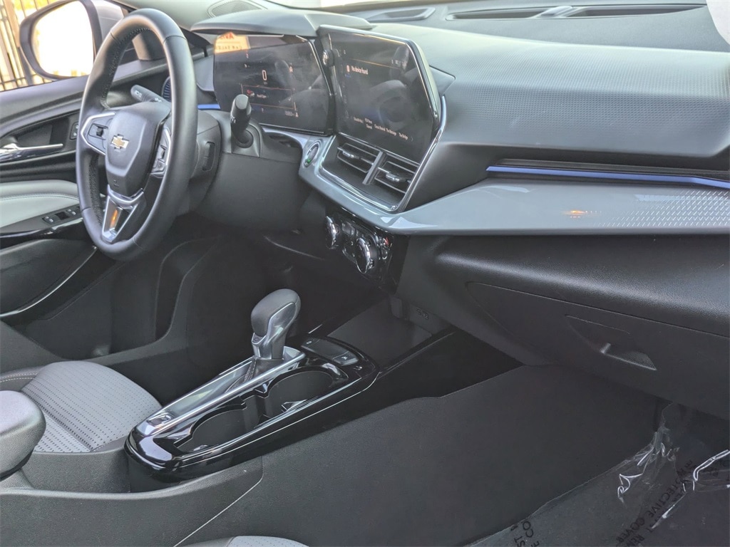 Thumbnail: 2025 Chevrolet Trax - 28