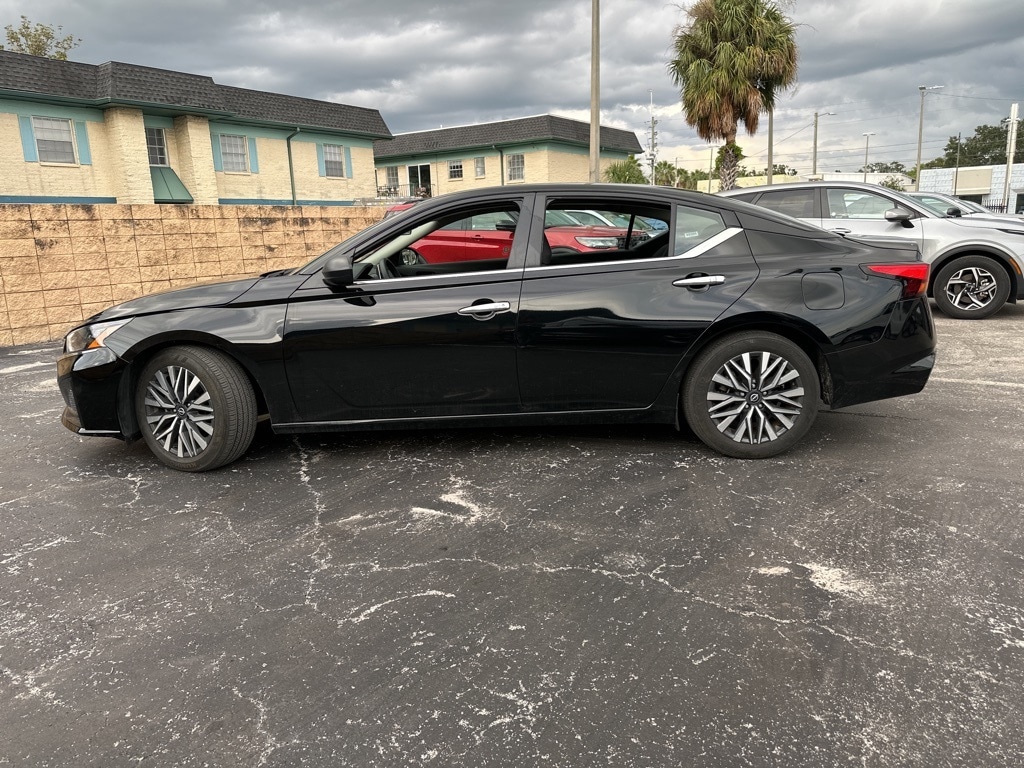 Thumbnail: 2024 Nissan Altima - 8