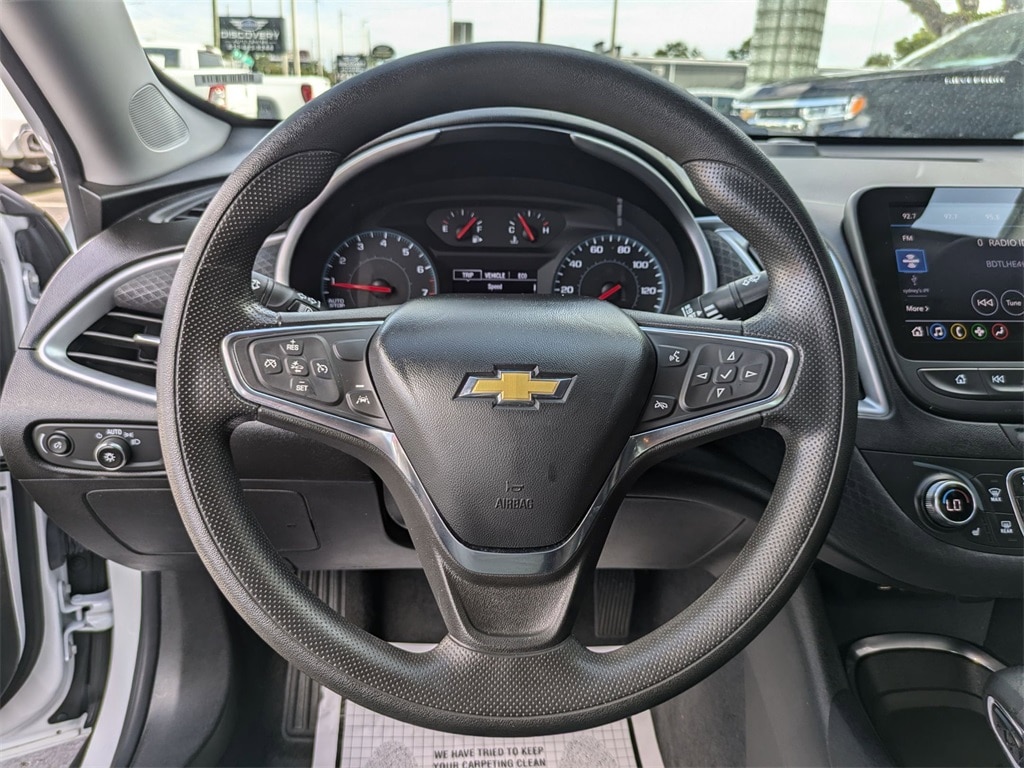 Thumbnail: 2023 Chevrolet Malibu - 21