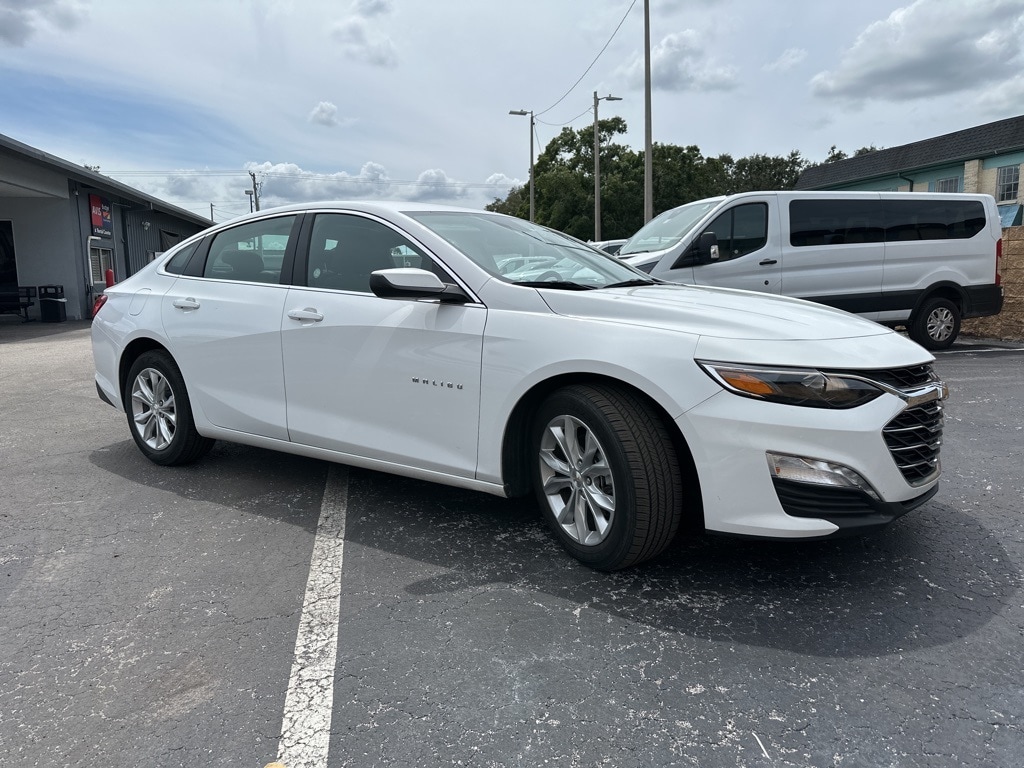 Thumbnail: 2024 Chevrolet Malibu - 3