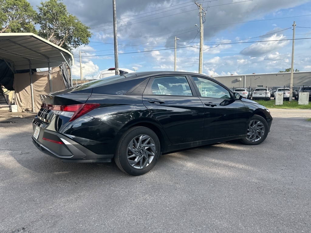 2024 Hyundai Elantra SEL 5