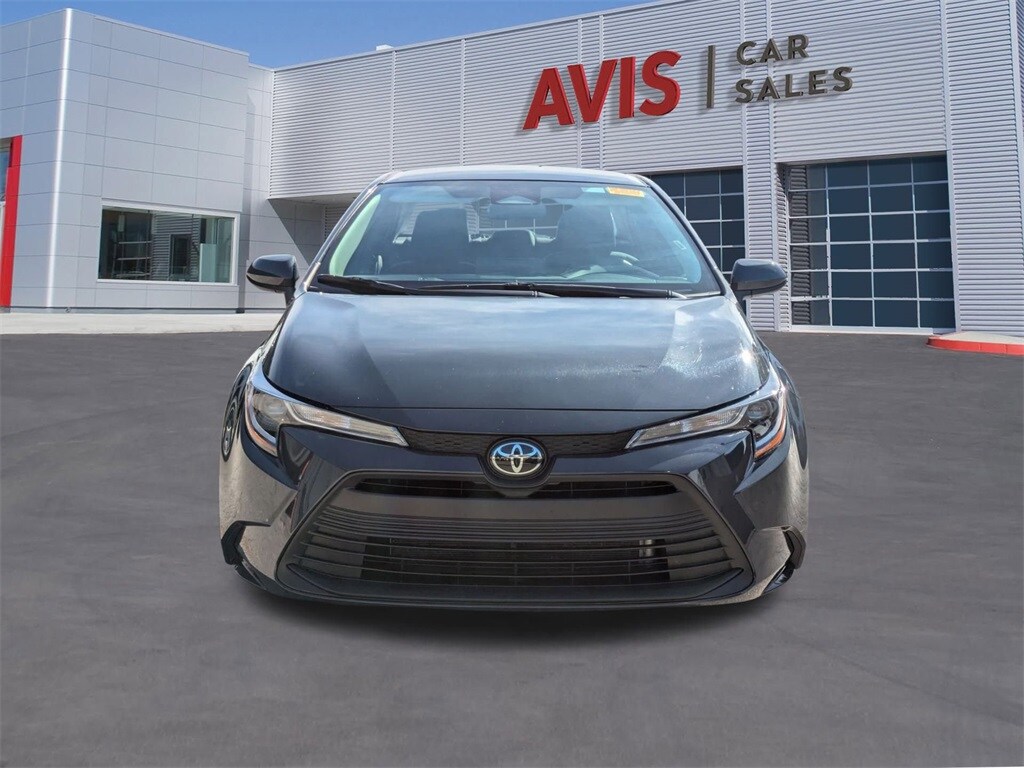 2025 Toyota Corolla LE photo 2