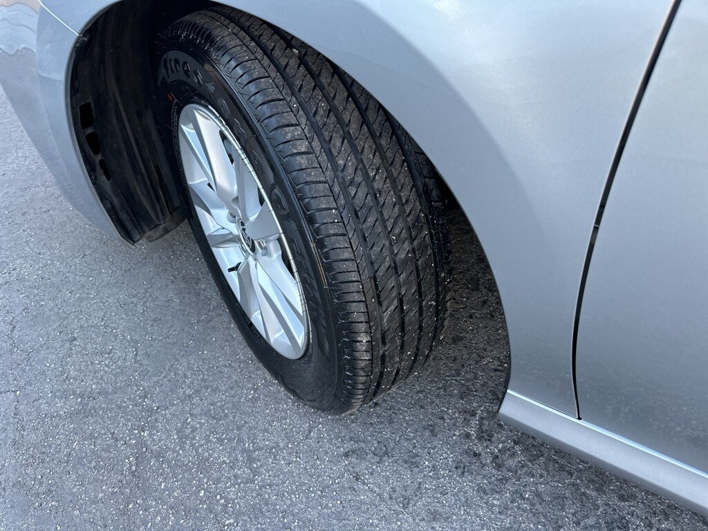 Thumbnail: 2025 Toyota Camry - 9