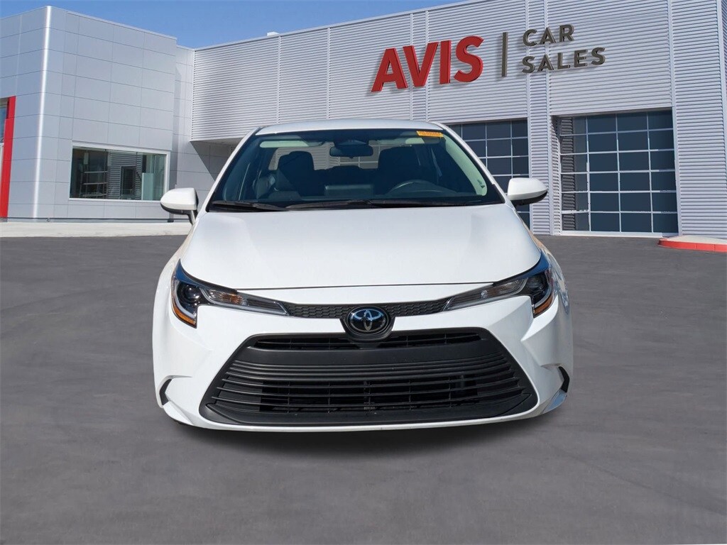 2025 Toyota Corolla LE photo 2