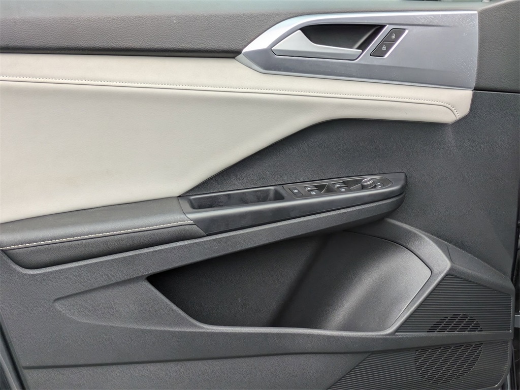 Thumbnail: 2025 Volkswagen Taos - 11