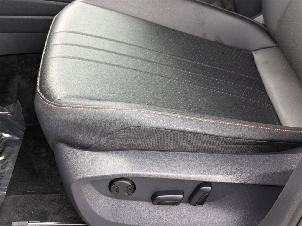 Thumbnail: 2024 Volkswagen Tiguan - 15