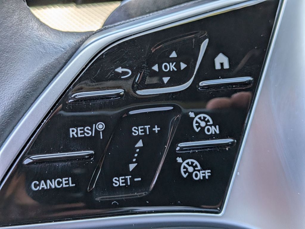 Thumbnail: 2025 Mercedes-Benz C-Class - 27