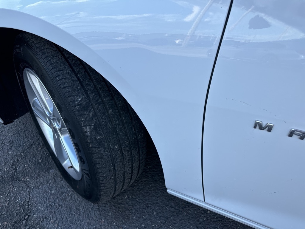 Thumbnail: 2023 Chevrolet Malibu - 9