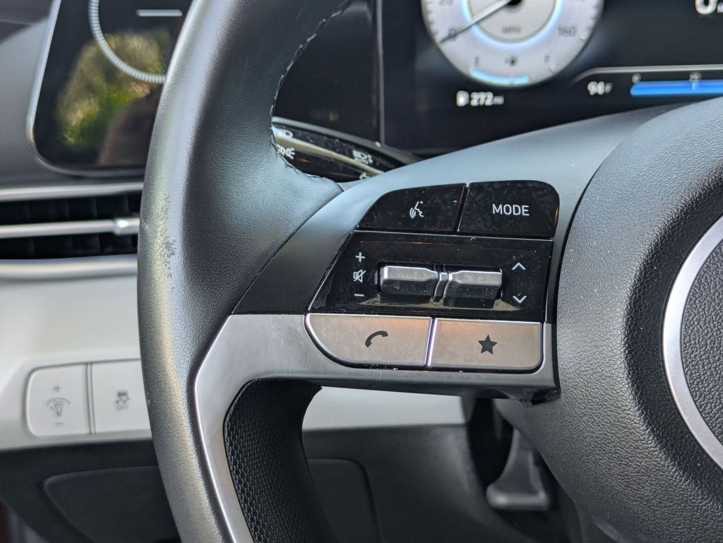 2025 Hyundai Elantra Limited - Photo 20