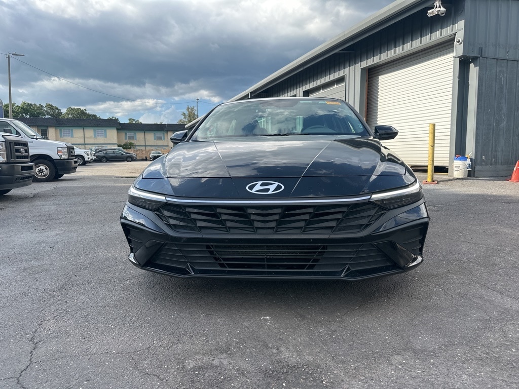 2024 Hyundai Elantra SEL 2