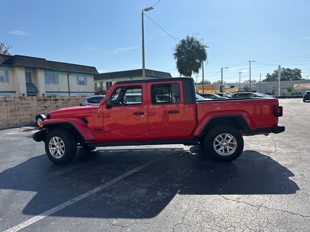 Thumbnail: 2023 Jeep Gladiator - 8