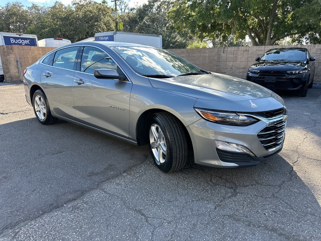 Thumbnail: 2024 Chevrolet Malibu - 3