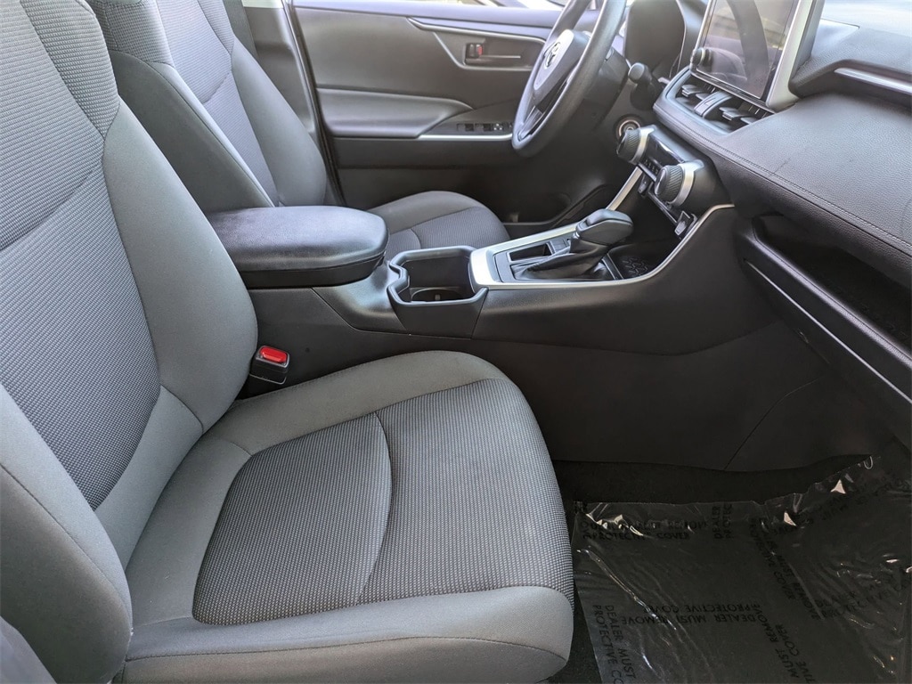 Thumbnail: 2025 Toyota RAV4 - 31