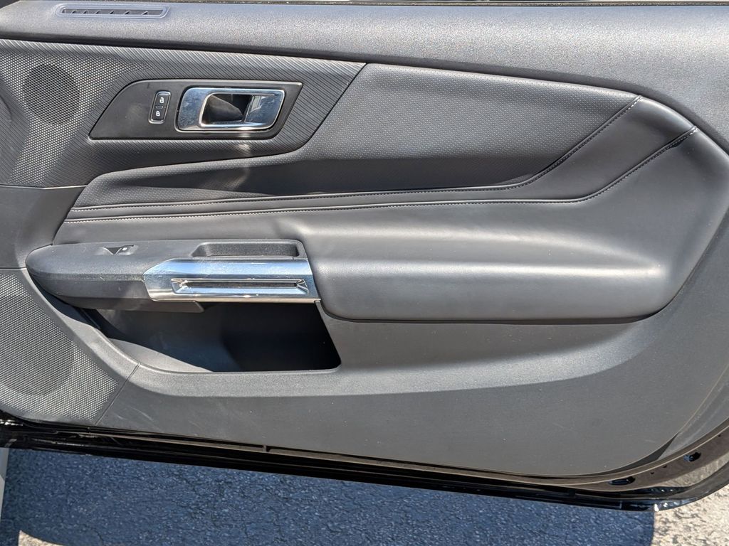 Thumbnail: 2025 Ford Mustang - 30