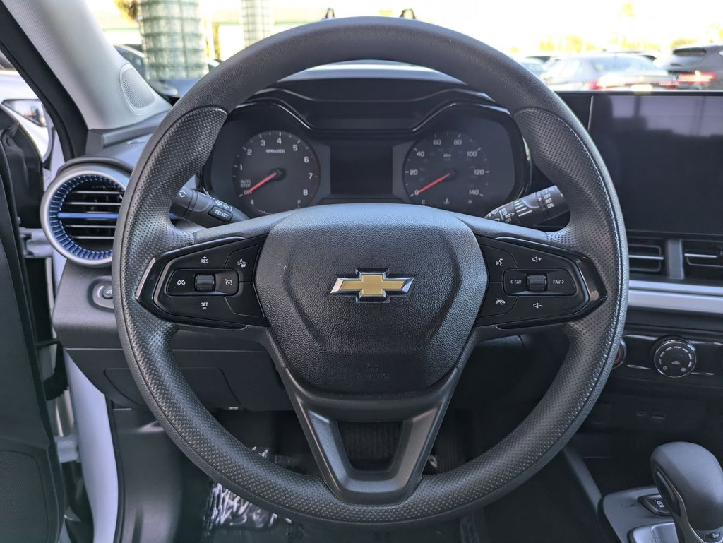 2025 Chevrolet Trax LS - Photo 21