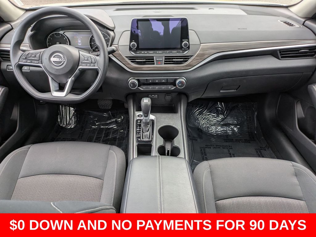 Thumbnail: 2025 Nissan Altima - 25