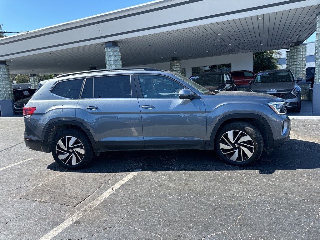 2025 Volkswagen Atlas SE Technology photo 4