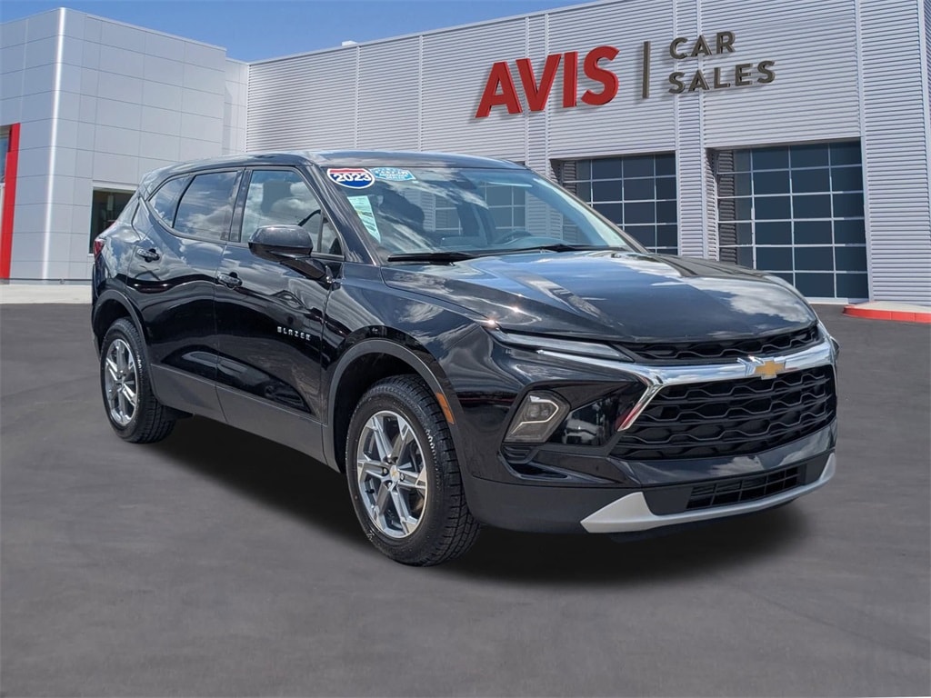 Thumbnail: 2023 Chevrolet Blazer - 3
