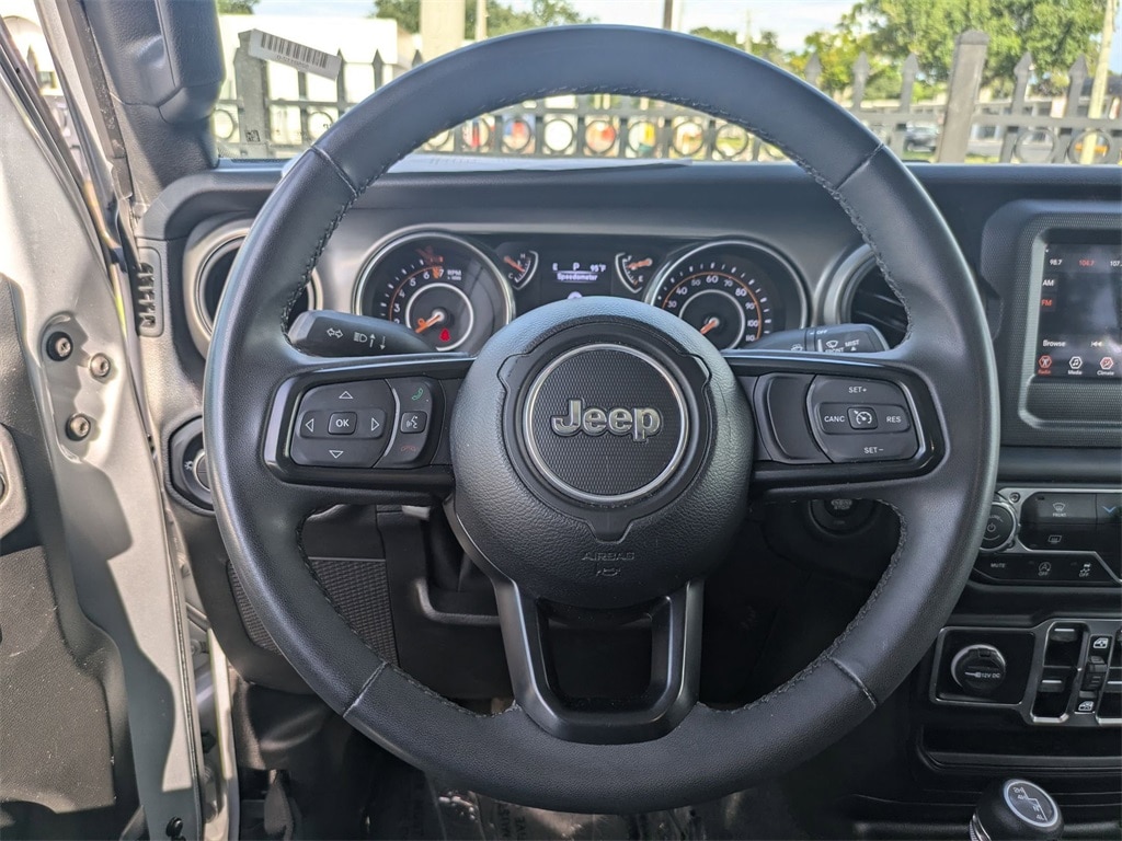 Thumbnail: 2023 Jeep Gladiator - 22