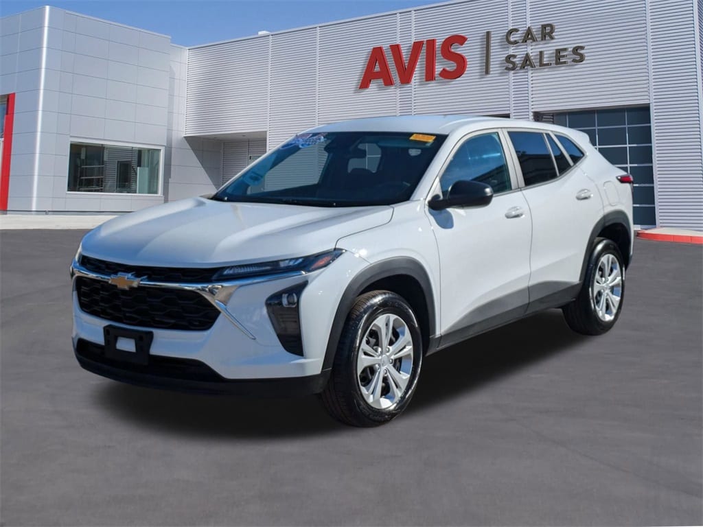 2025 Chevrolet Trax LS