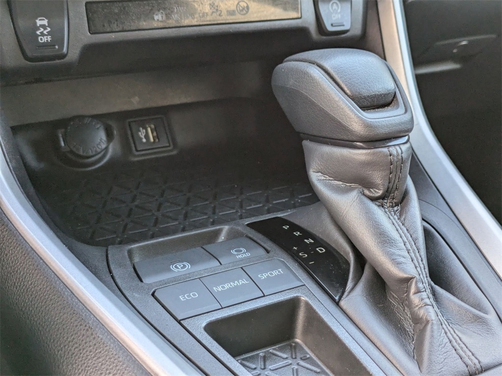 Thumbnail: 2024 Toyota RAV4 - 23