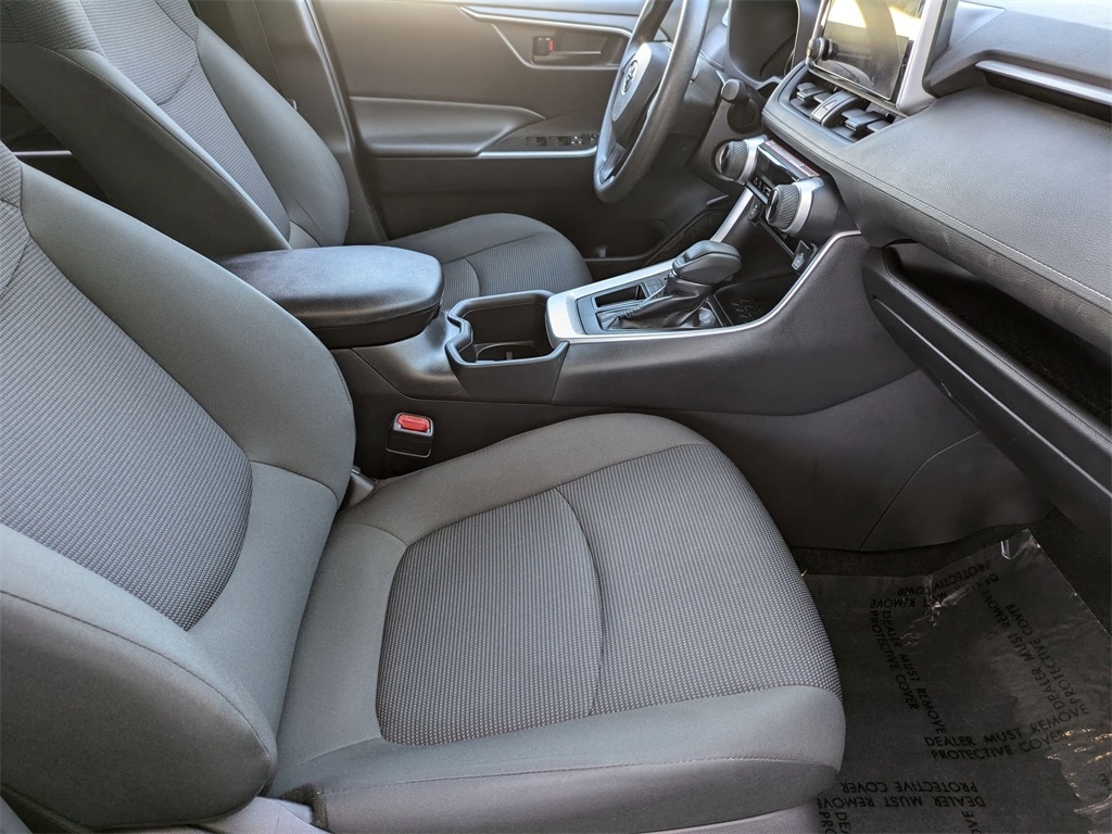 Thumbnail: 2025 Toyota RAV4 - 28