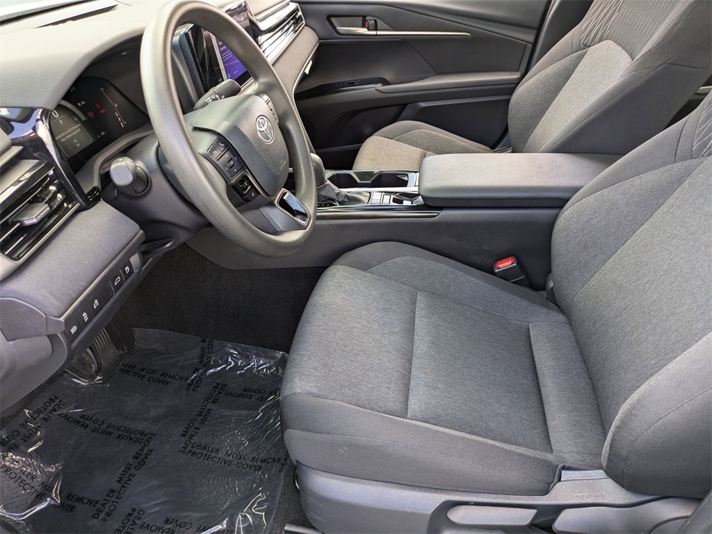 Thumbnail: 2025 Toyota Camry - 24