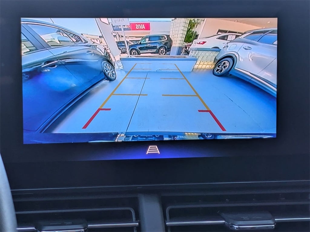 Thumbnail: 2025 Chevrolet Trax - 17