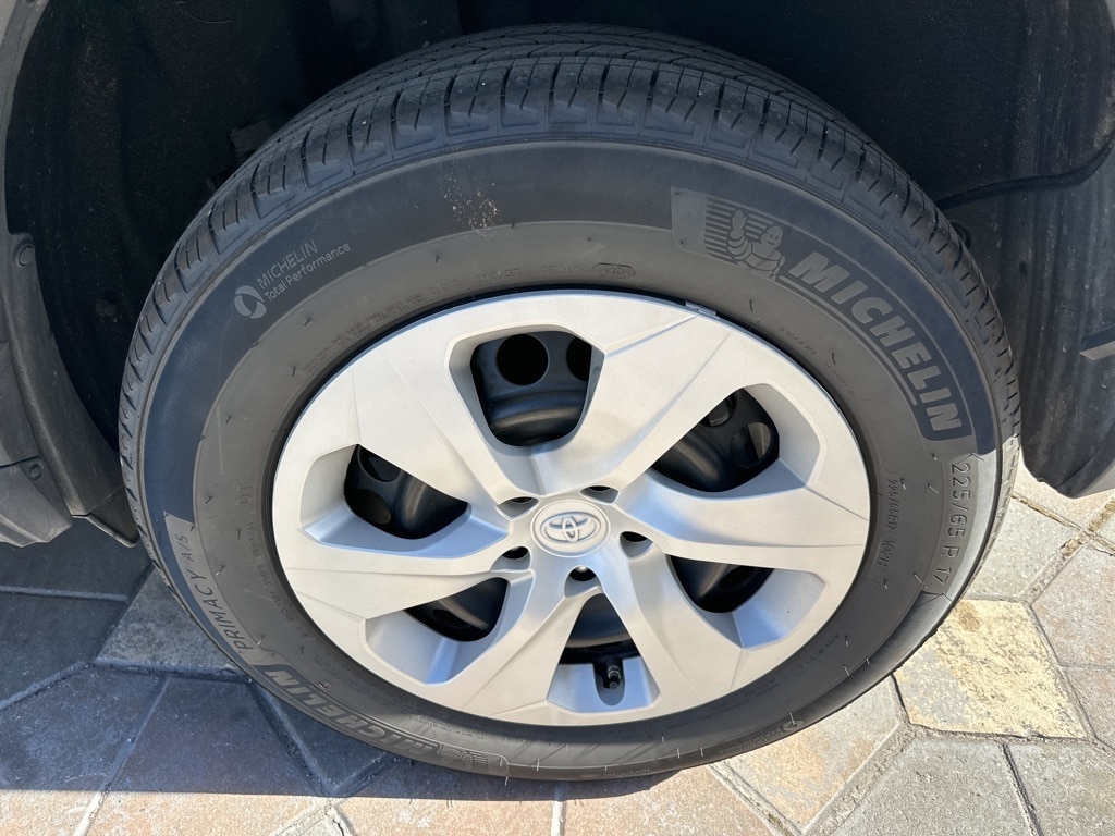 Thumbnail: 2025 Toyota RAV4 - 10