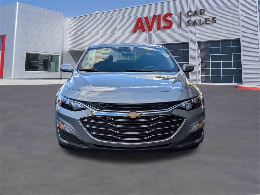 2024 Chevrolet Malibu 1LT photo 2