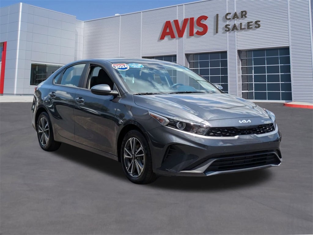 Thumbnail: 2024 Kia Forte - 3