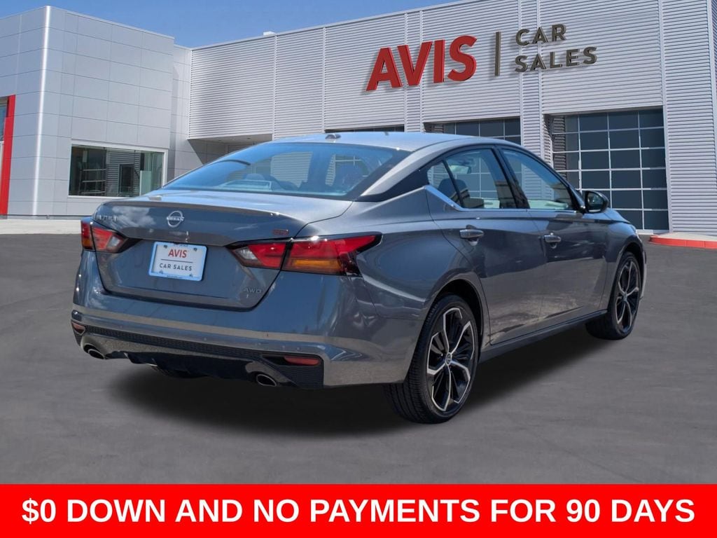 2025 Nissan Altima SR - Photo 6