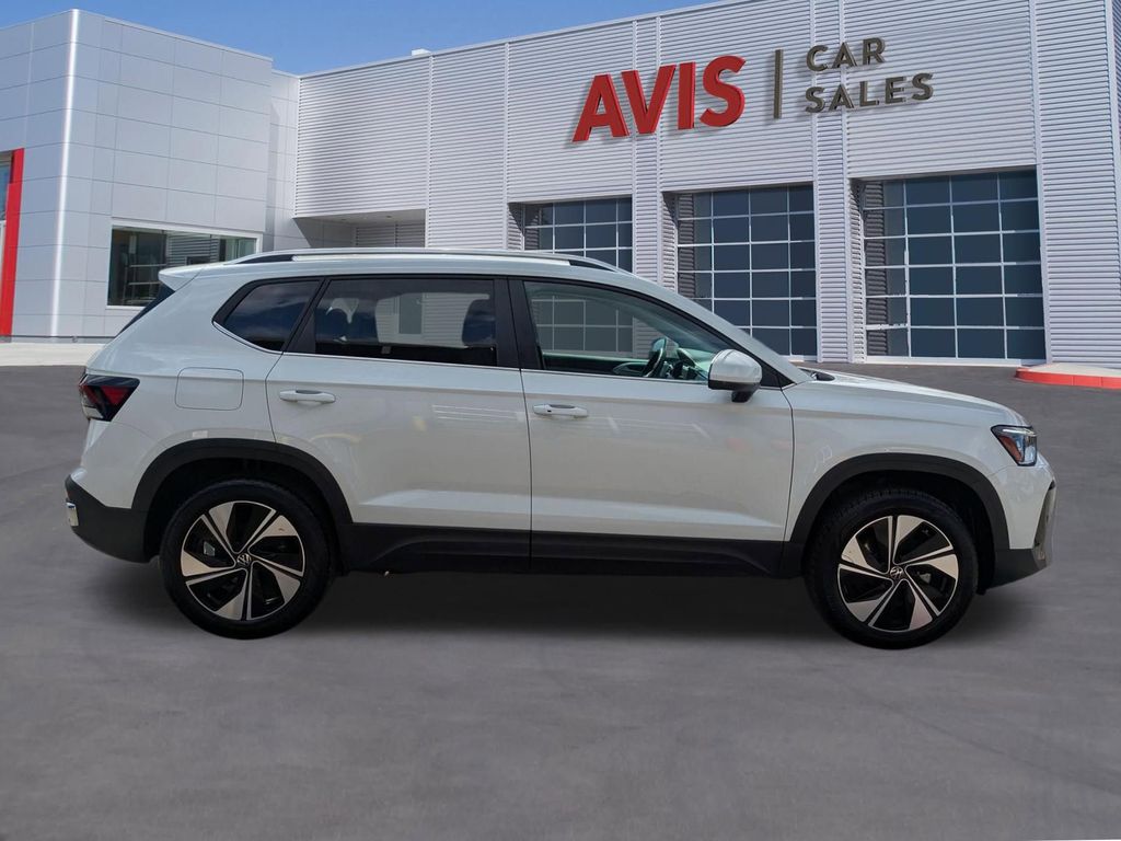 Thumbnail: 2025 Volkswagen Taos - 5