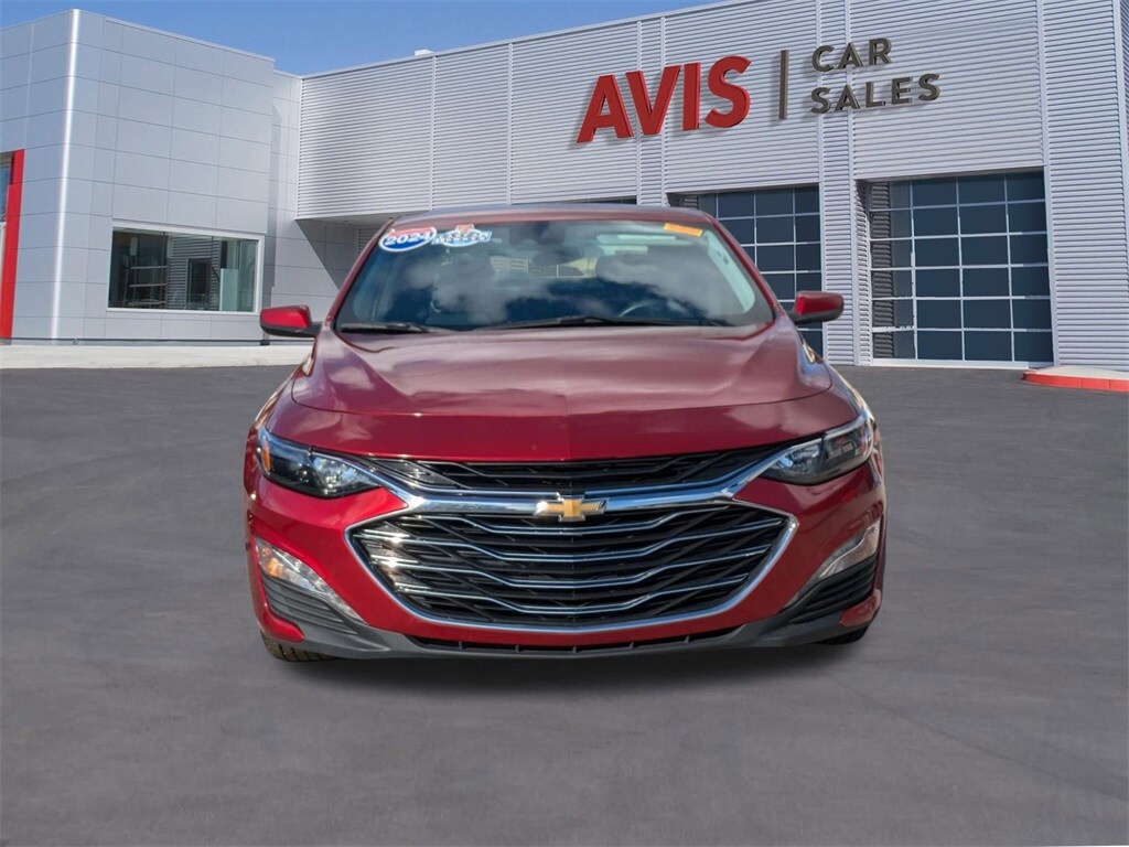 2024 Chevrolet Malibu 1LT photo 2