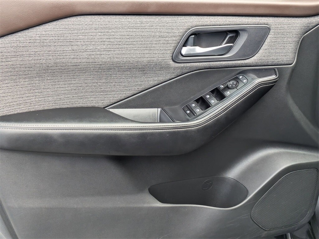 Thumbnail: 2023 Nissan Rogue - 11