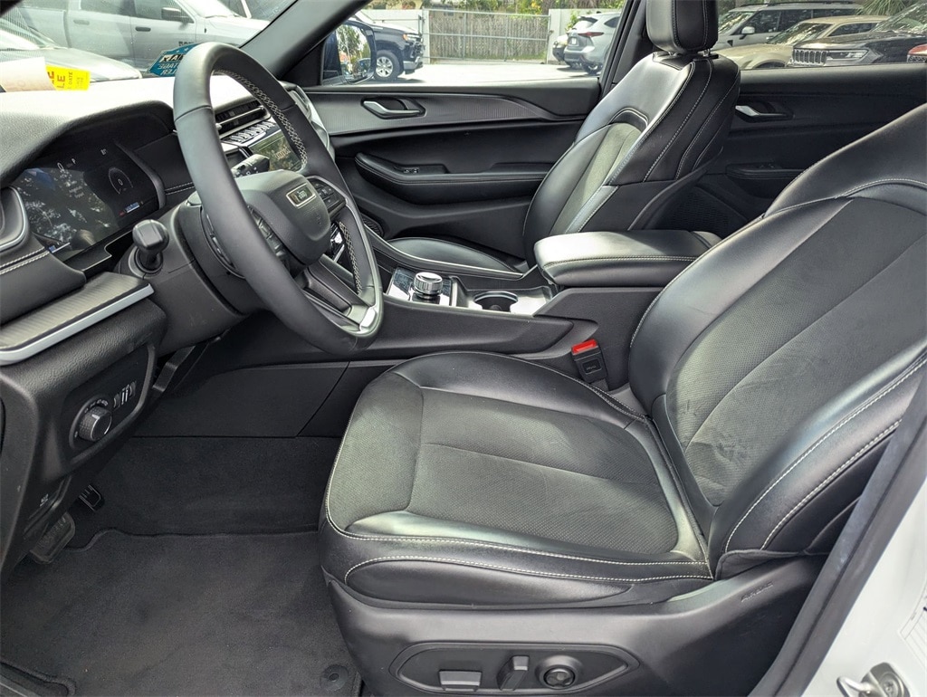 Thumbnail: 2024 Jeep Grand Cherokee L - 22