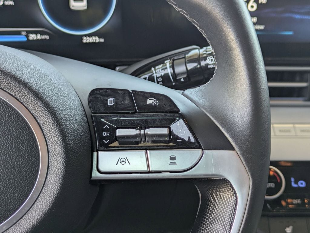 2025 Hyundai Elantra Limited - Photo 21