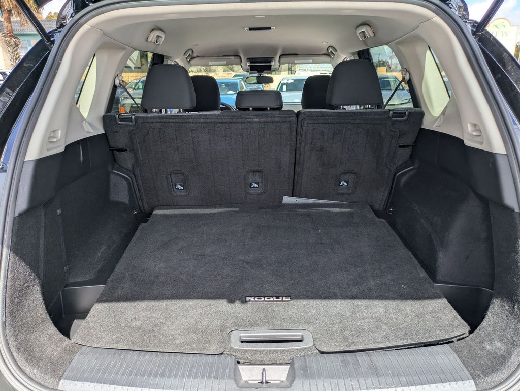 Thumbnail: 2023 Nissan Rogue - 28