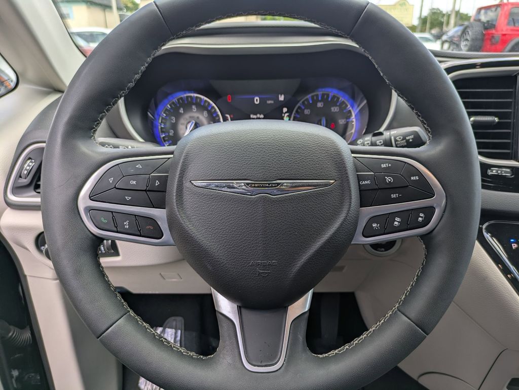 Thumbnail: 2024 Chrysler Pacifica - 21