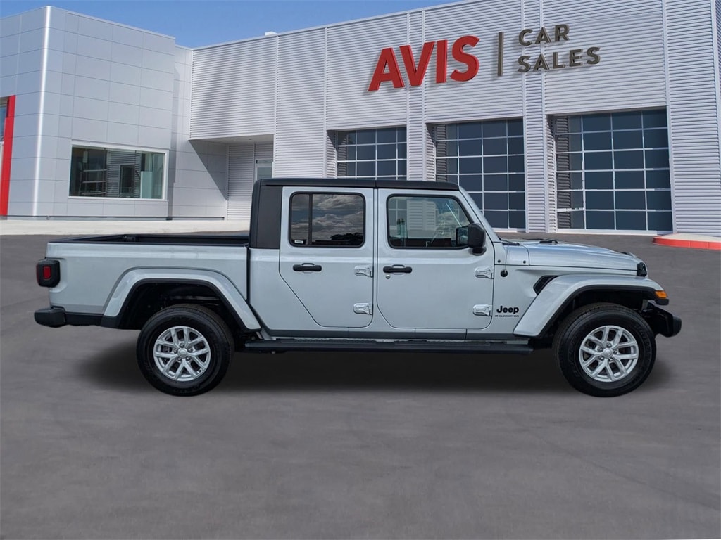Thumbnail: 2023 Jeep Gladiator - 5