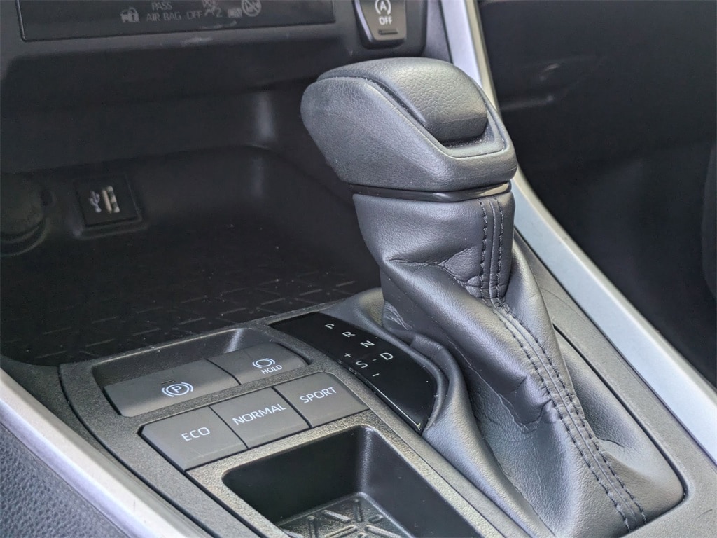 Thumbnail: 2025 Toyota RAV4 - 23