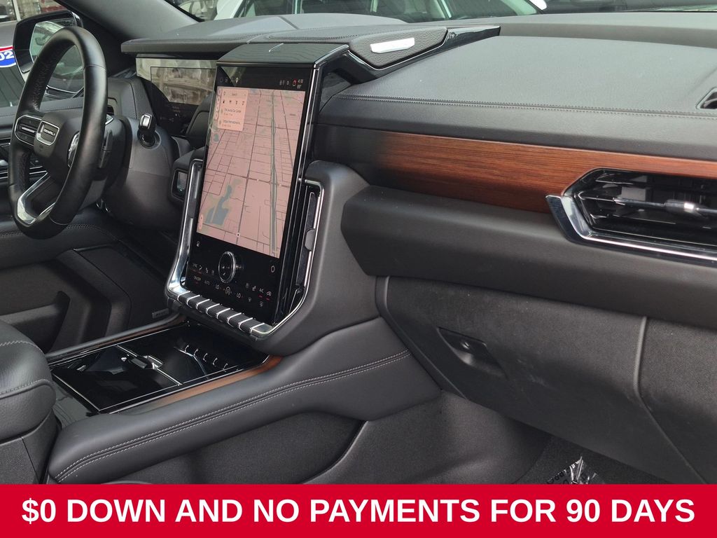 2025 GMC Yukon Denali - Photo 33