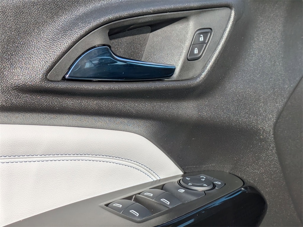 Thumbnail: 2025 Chevrolet Trax - 10