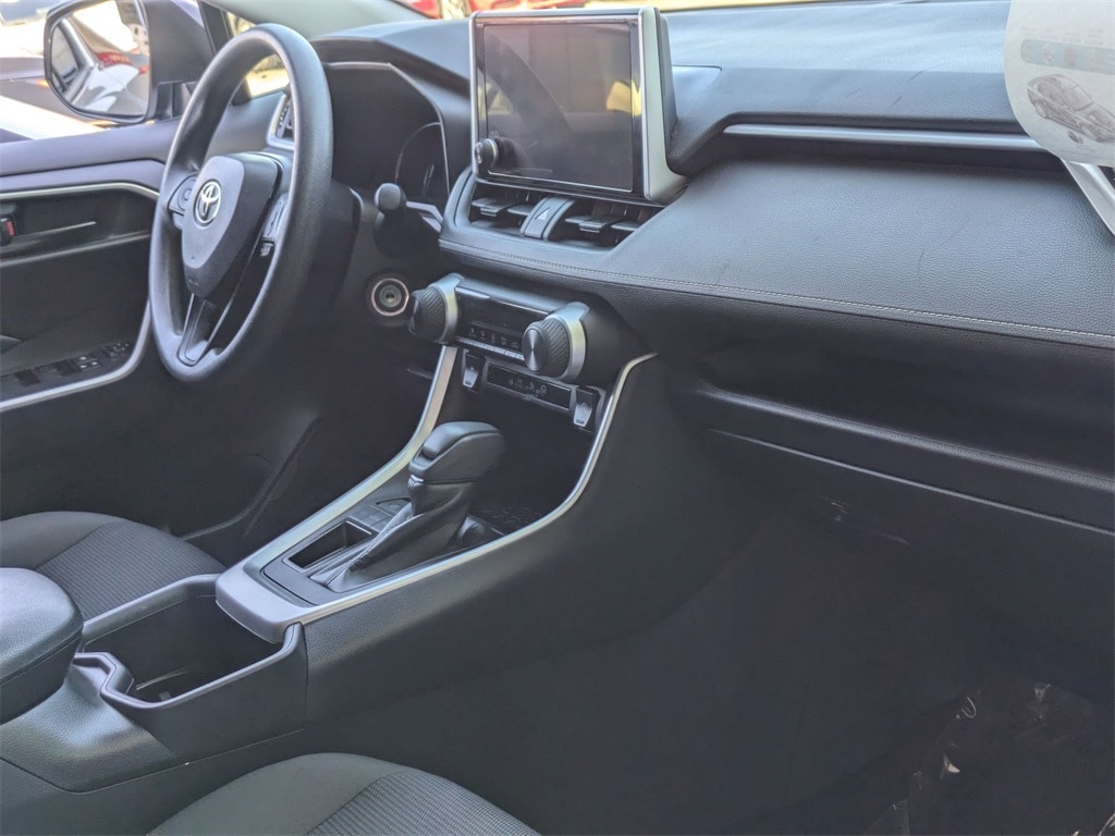 Thumbnail: 2025 Toyota RAV4 - 32