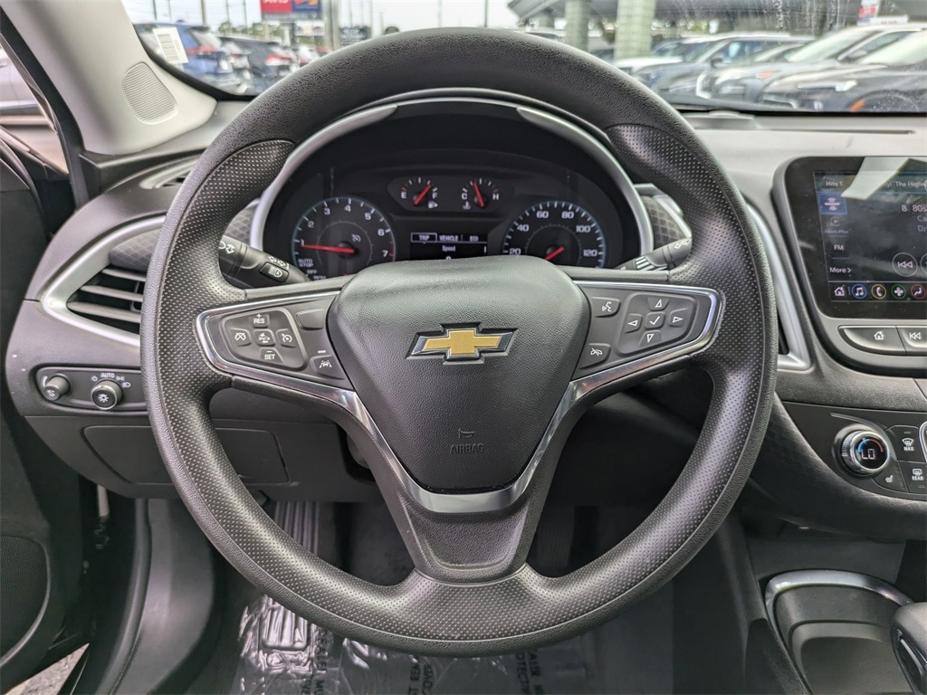 Thumbnail: 2023 Chevrolet Malibu - 18